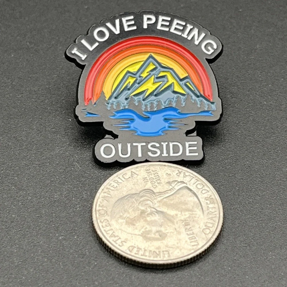I Love Peeing‎ Outside Funny Novelty Lapel Hat Pin